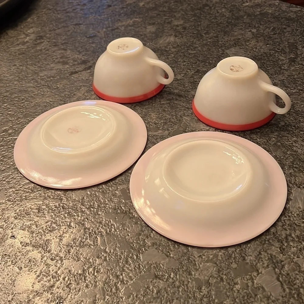 Pyrex Set of 2 Cups and Saucers Red Rim Milk Glass 8oz